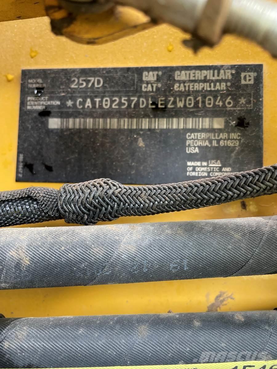 CAT 257D Kompaktlastare
