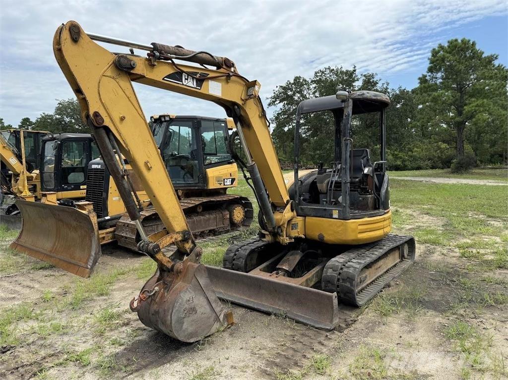 CAT 304 CR Minigrävare < 7t