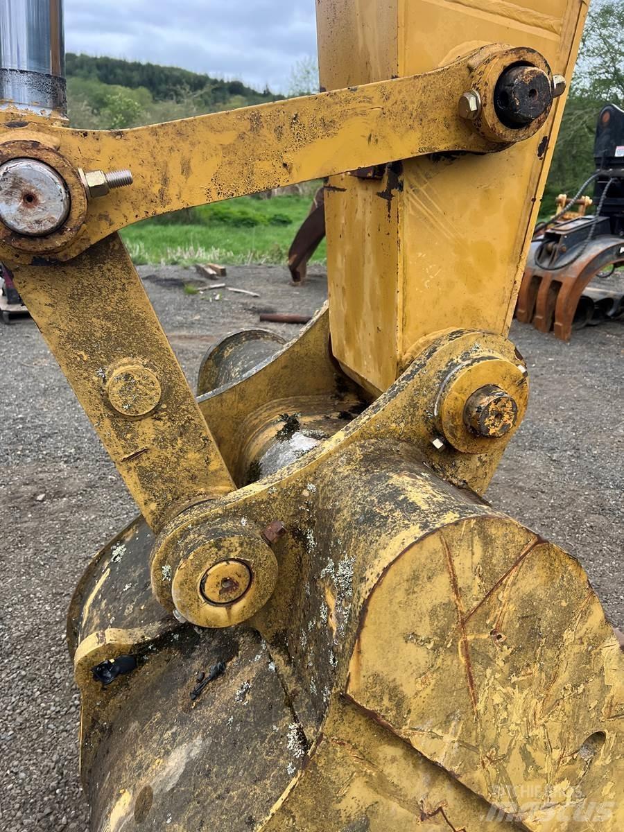 CAT 322C Bandgrävare
