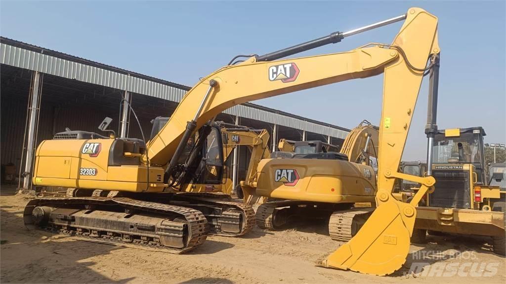 CAT 323D3 Bandgrävare