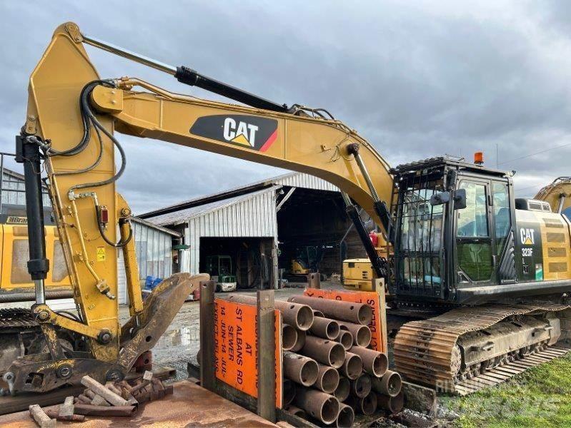 CAT 323FL Bandgrävare