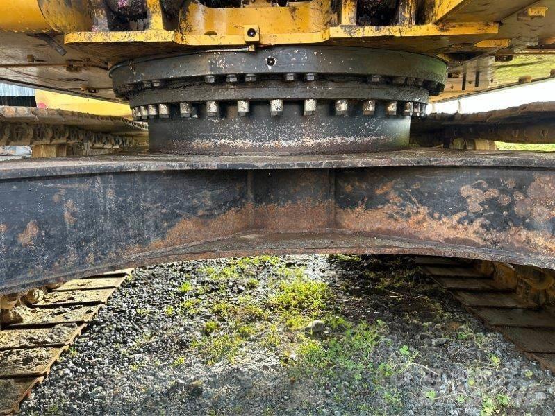 CAT 323FL Bandgrävare