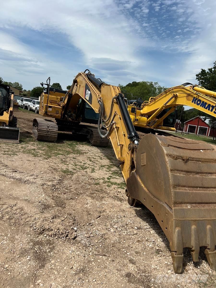 CAT 323FL Bandgrävare