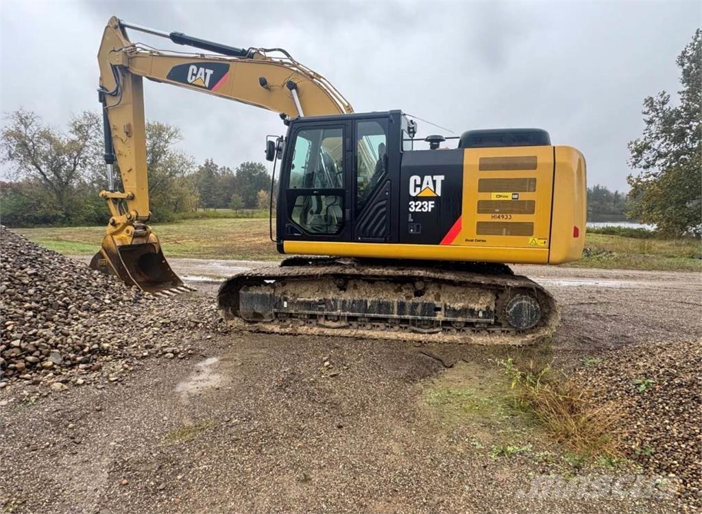 CAT 323FL Bandgrävare