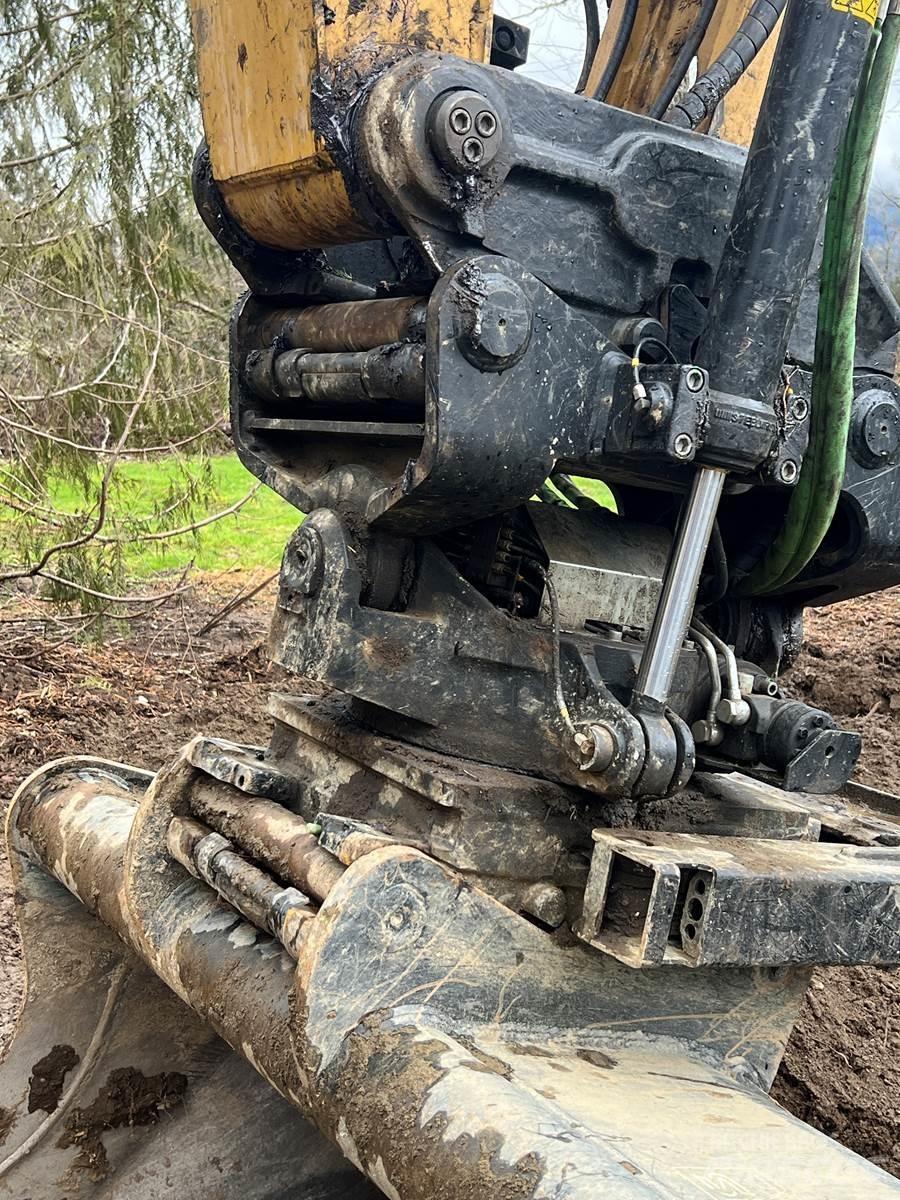 CAT 325 Bandgrävare