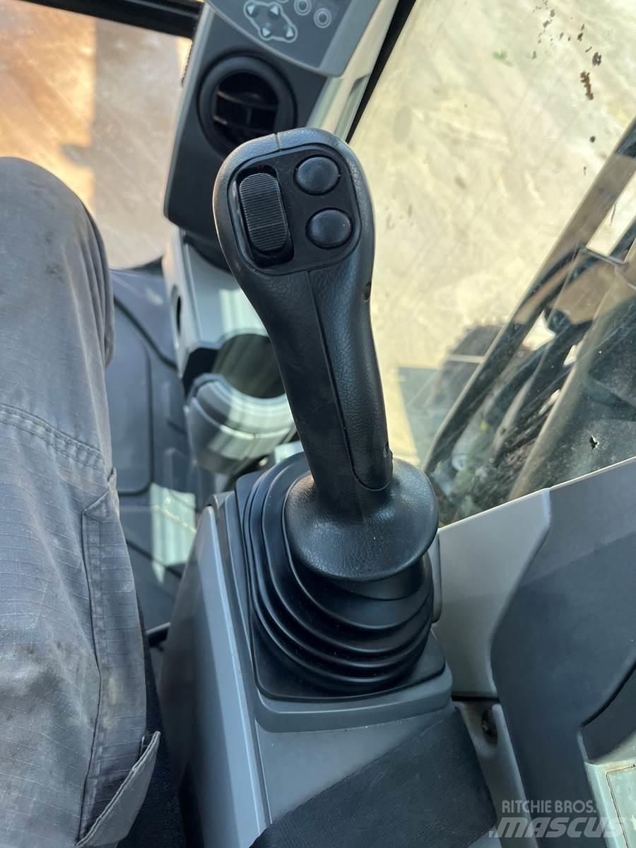 CAT 325FL Bandgrävare
