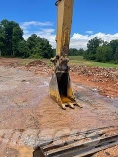 CAT 330BL Bandgrävare