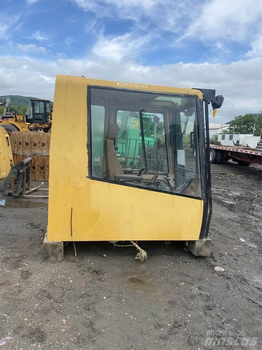 CAT 365 Hytter och interiör