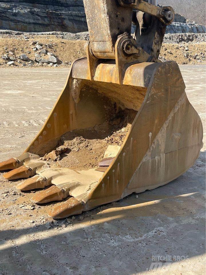 CAT 374DL Bandgrävare