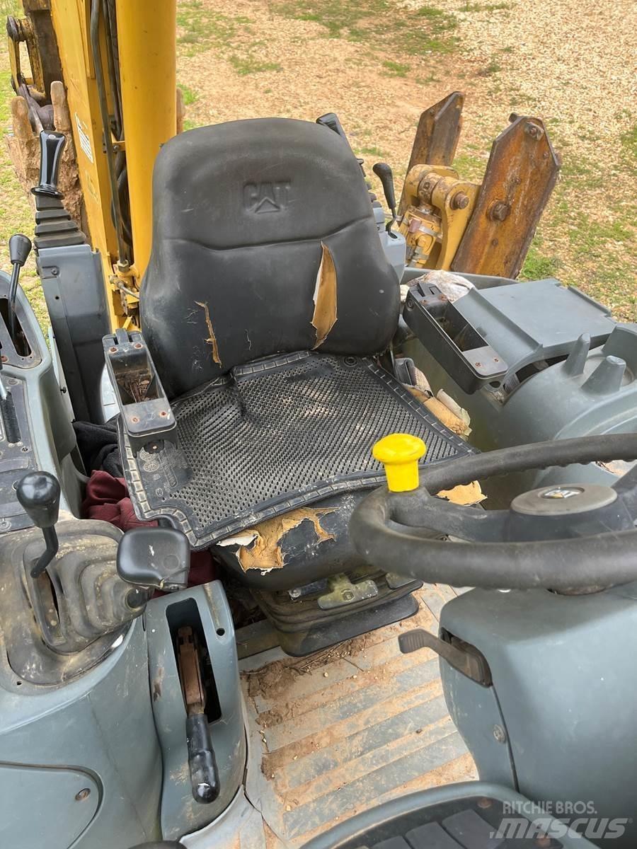 CAT 420D Grävlastare