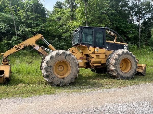 CAT 525 Lunnare