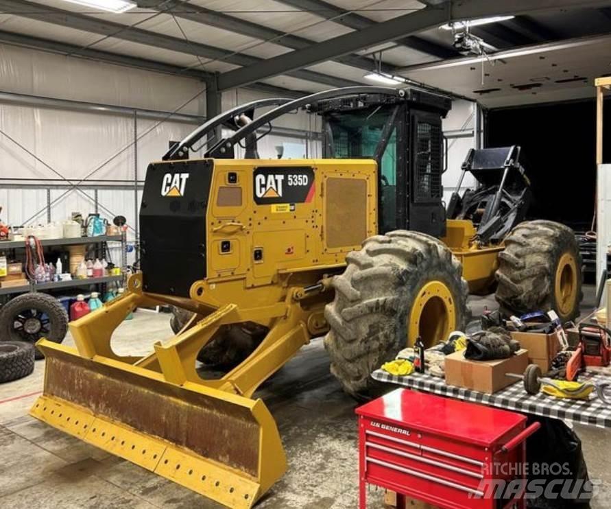 CAT 535D Lunnare