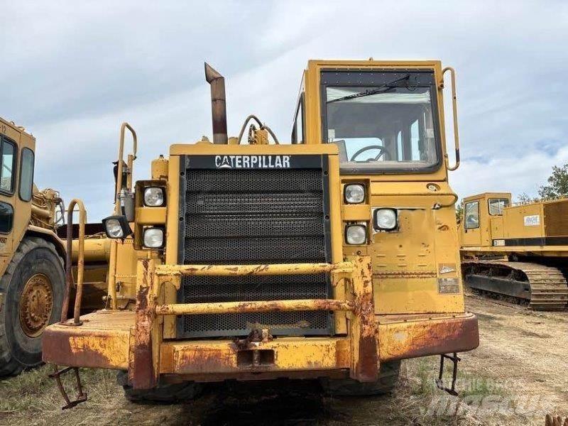 CAT 621F Schaktvagnar