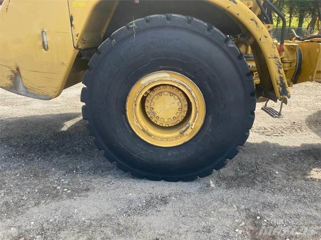 CAT 740 Midjestyrd dumper