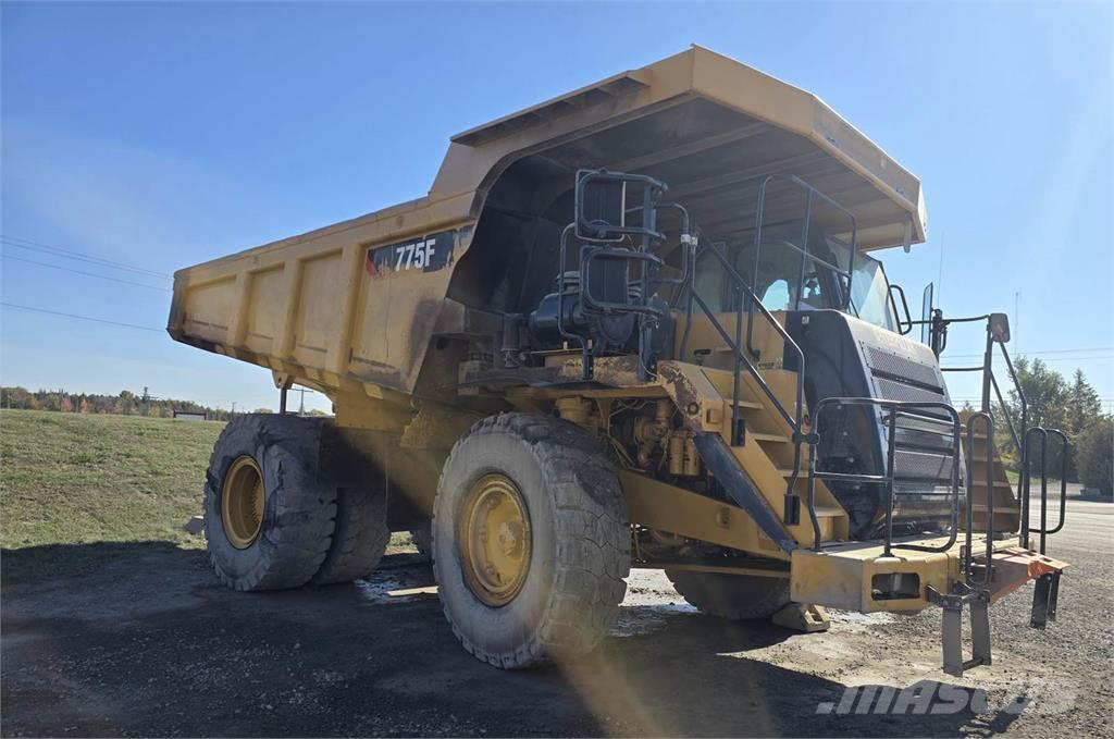 CAT 775F Midjestyrd dumper