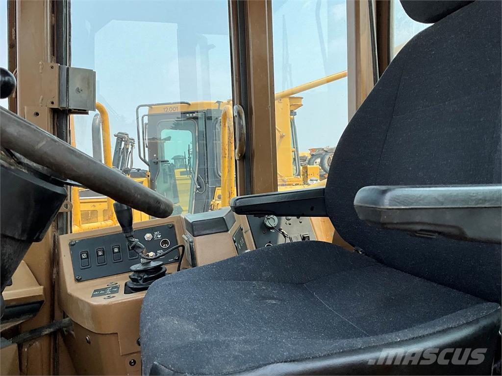 CAT 815F Jordkompaktorer