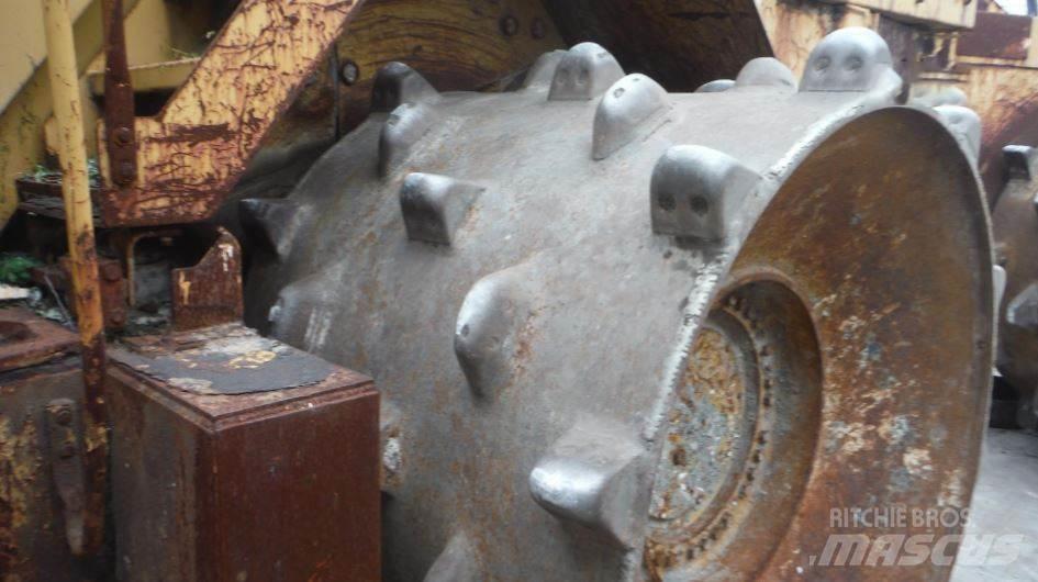 CAT 836G Avfallspackare
