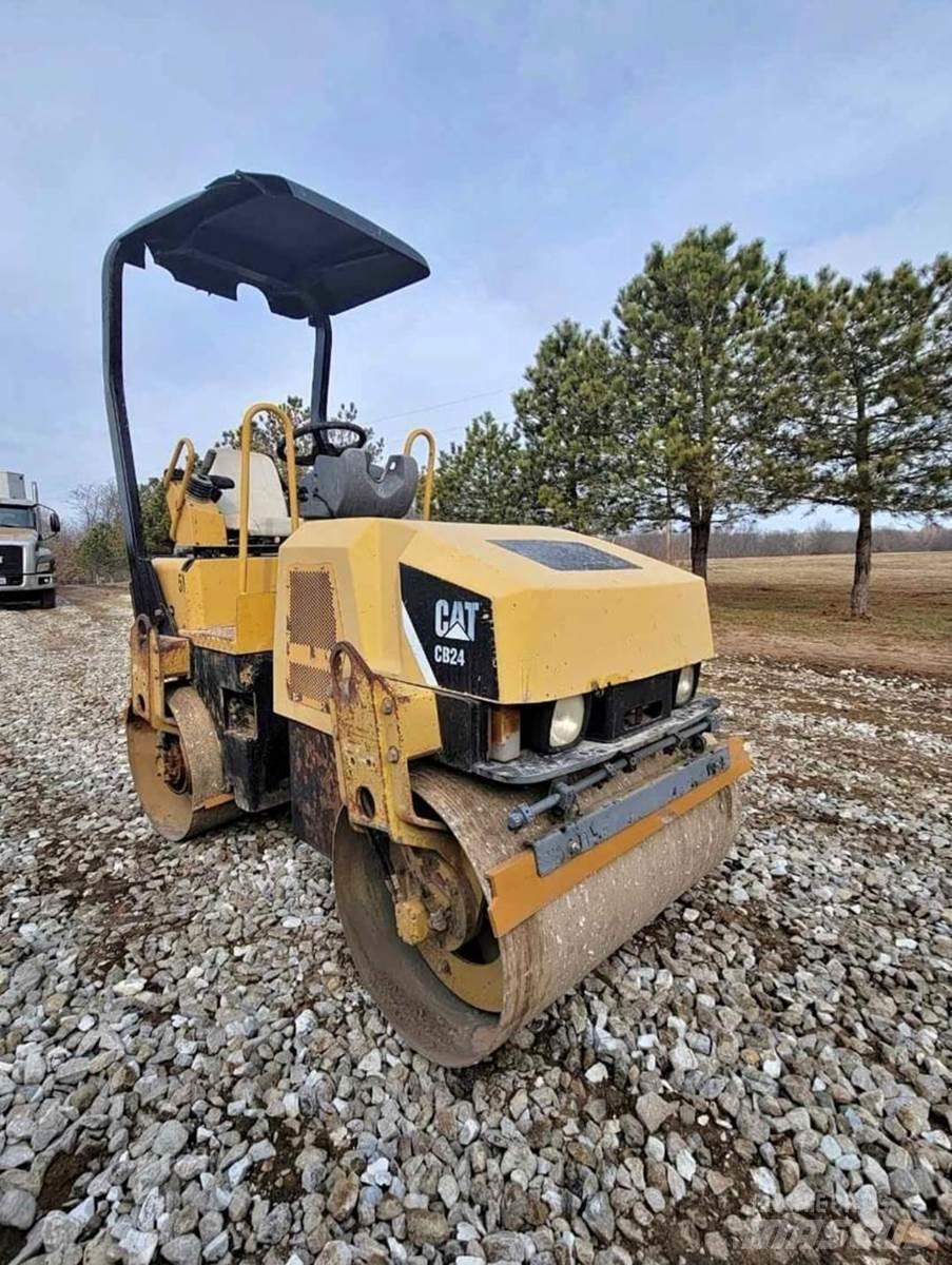 CAT CB24 Envalsvältar