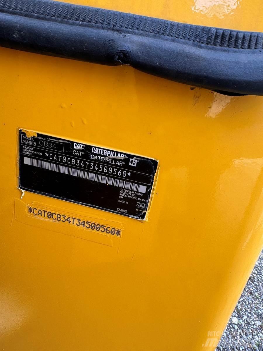 CAT CB34 Asfaltsläggningsmaskiner