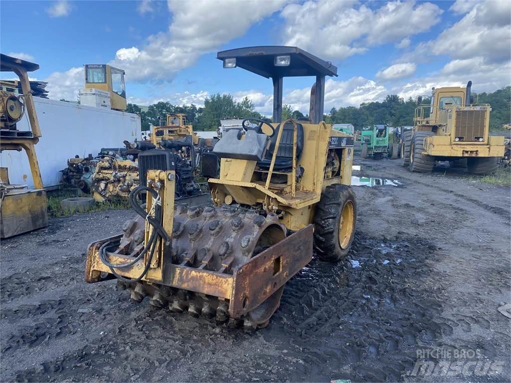 CAT CP323C Jordkompaktorer