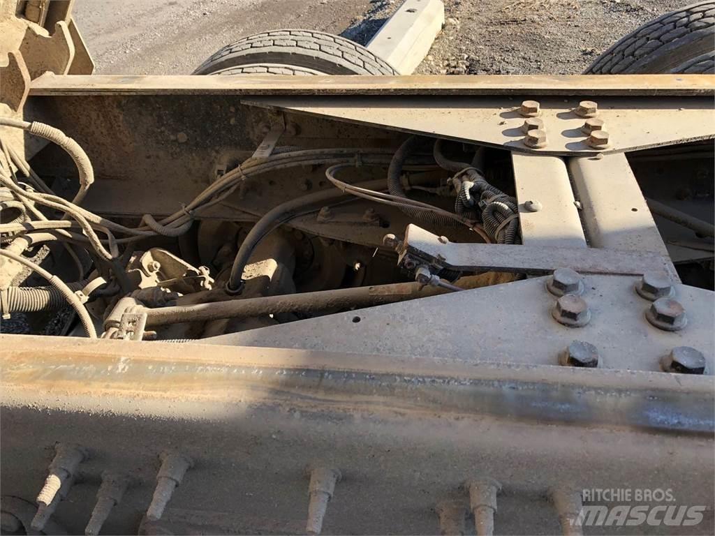 CAT CT660 Tippbilar