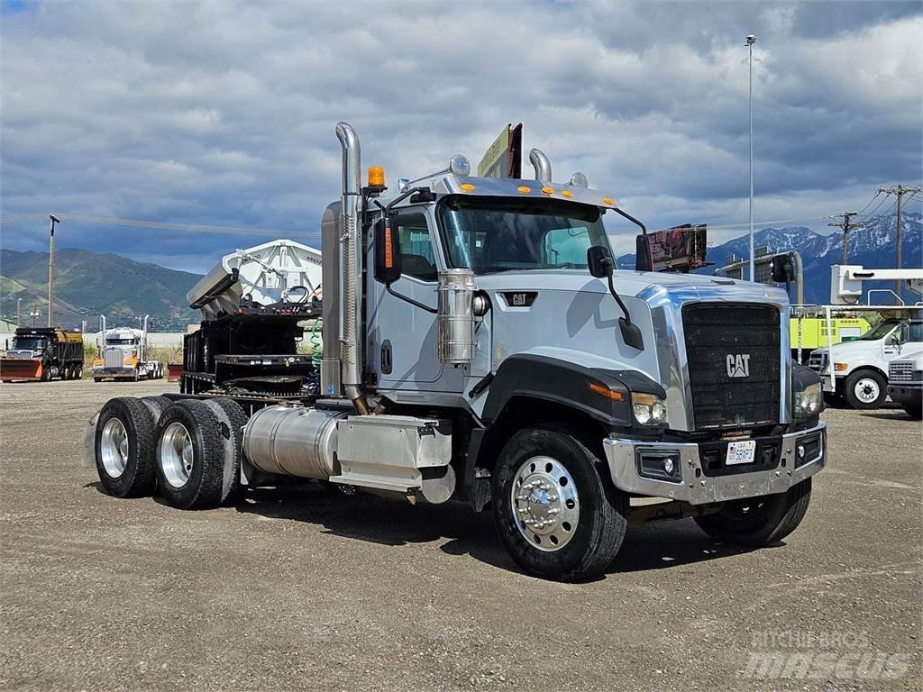 CAT CT680L Dragbilar