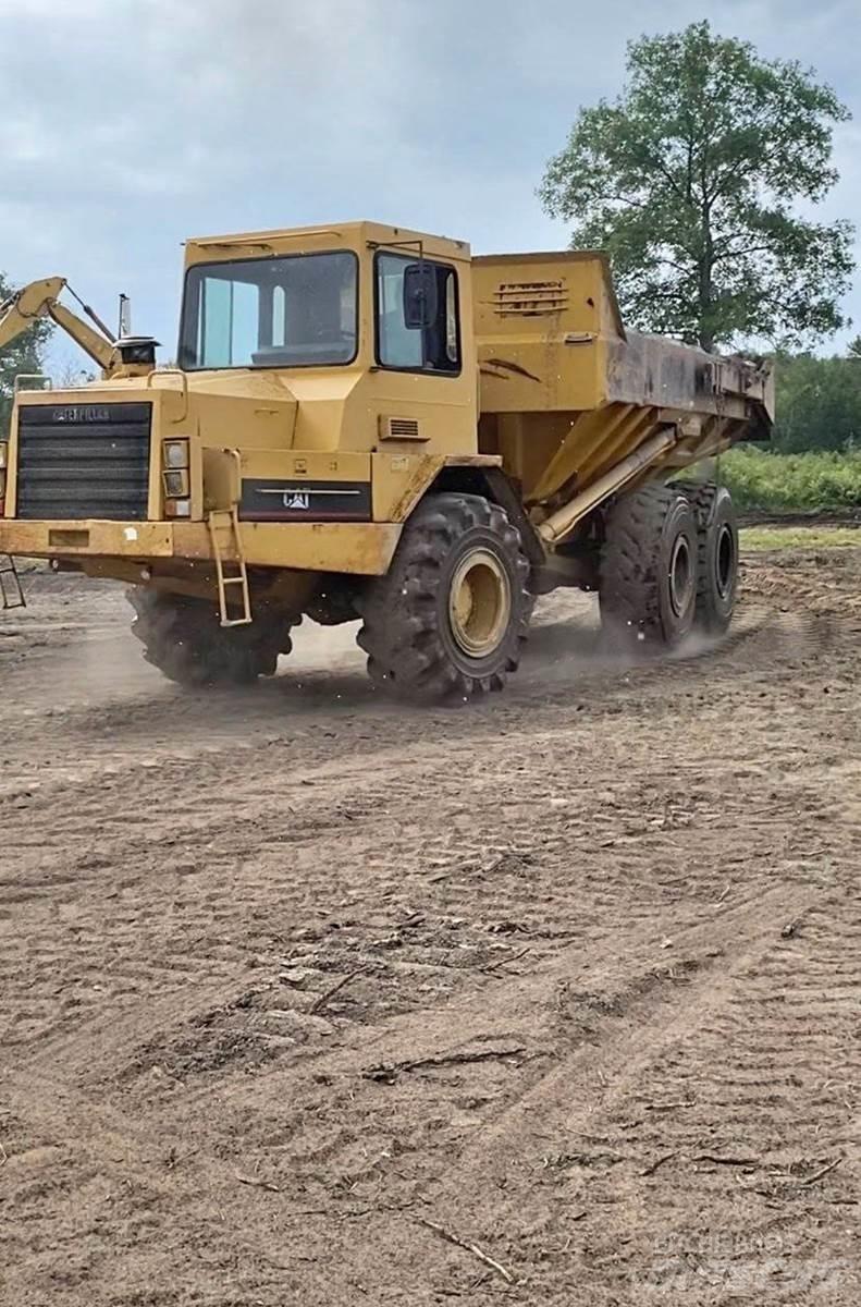 CAT D250B Midjestyrd dumper