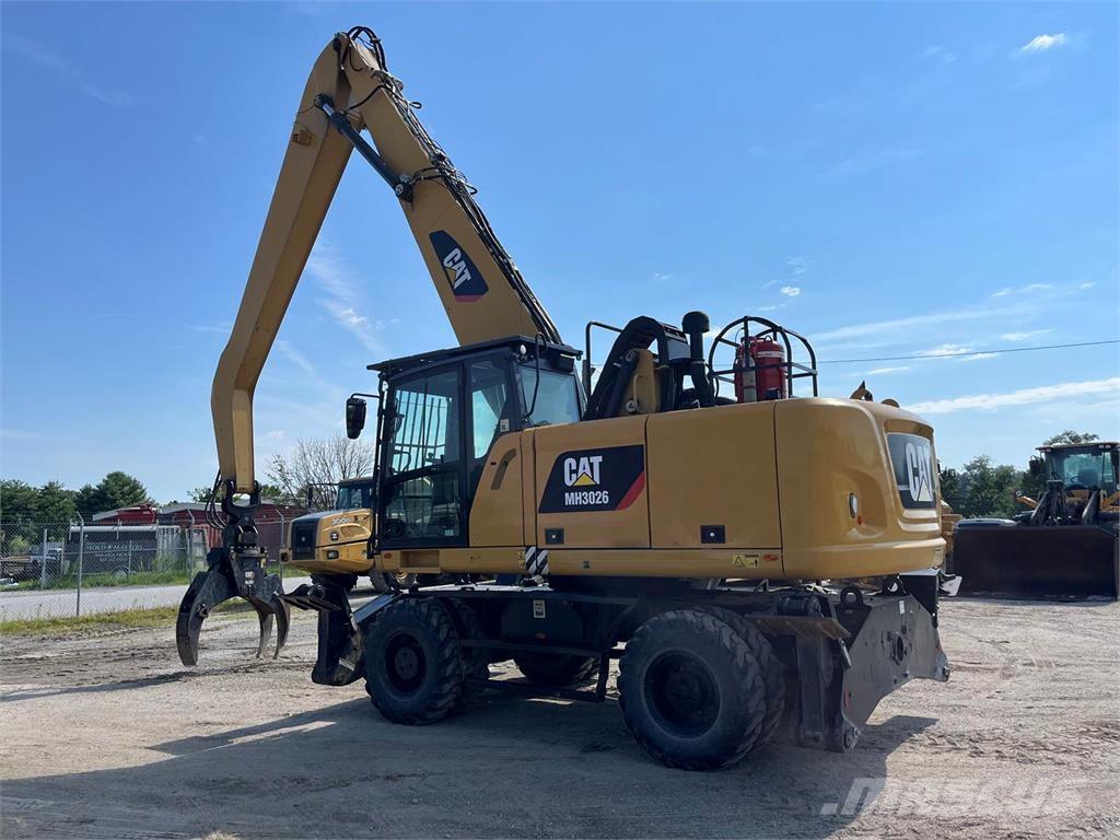 CAT MH3026 Rivningsgrävare