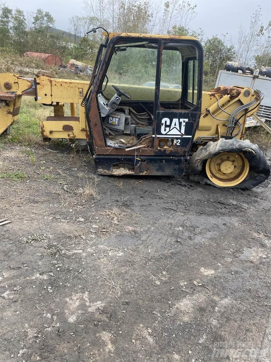 CAT TH82 Teleskoplastare