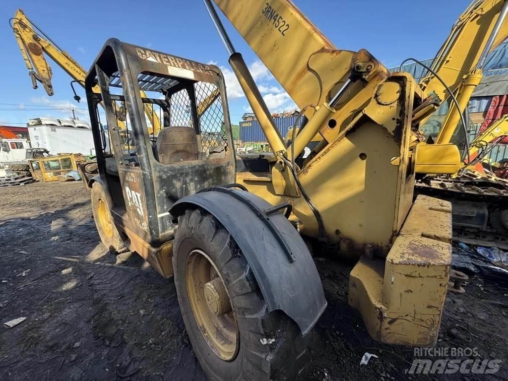 CAT TH83 Teleskoplastare