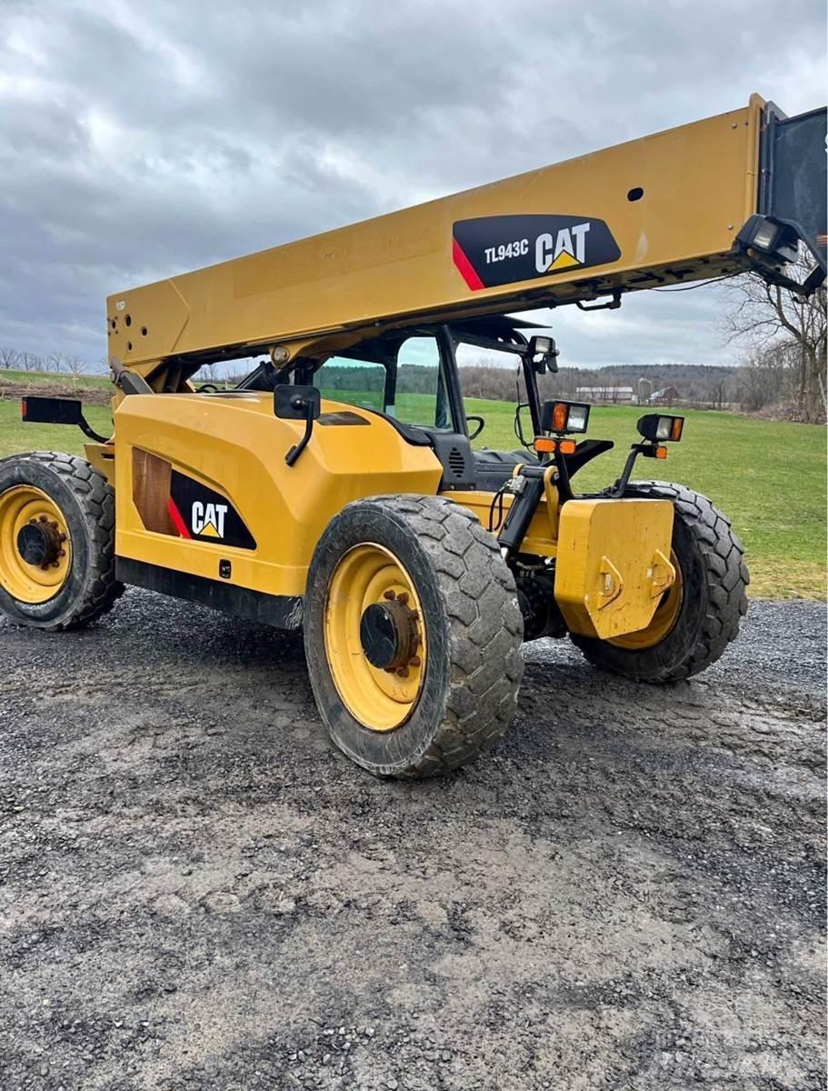 CAT TL943C Teleskoplastare