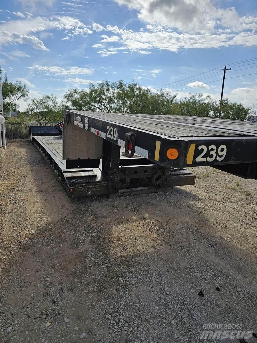 Fontaine  Låg lastande semi trailer