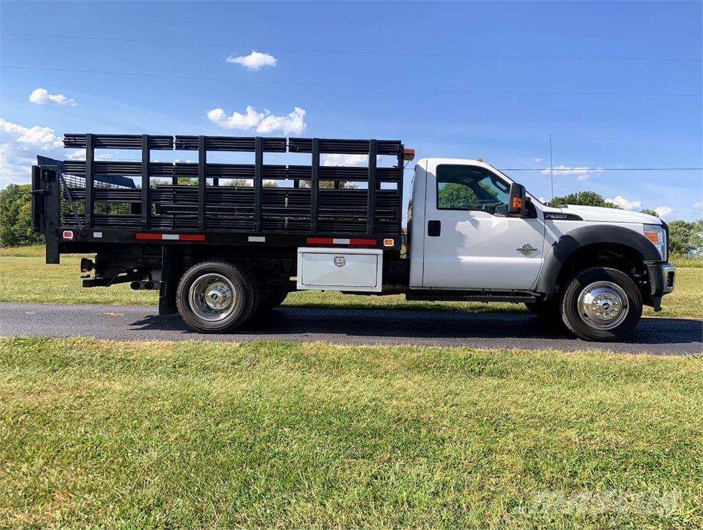 Ford 550 Djurtransporter