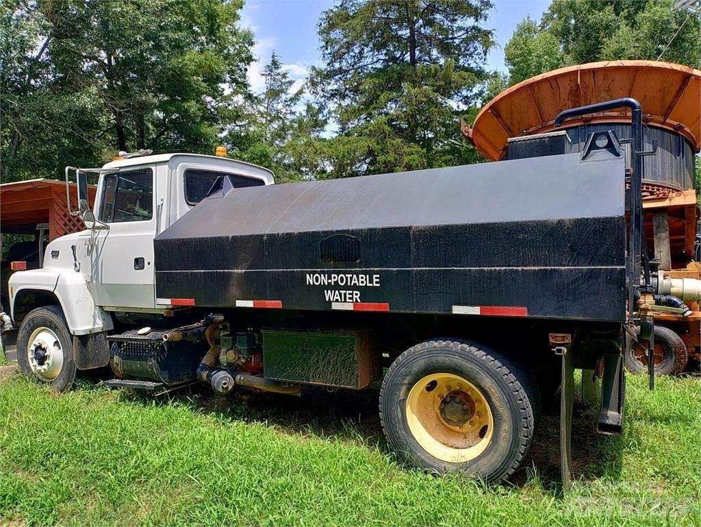 Ford 8000 Tankbilar