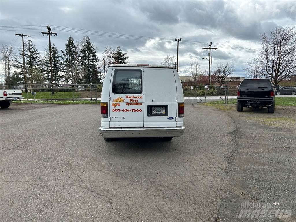 Ford E-250 Minibussar