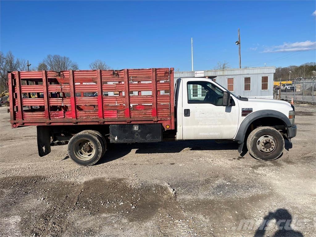 Ford F-450 Djurtransporter
