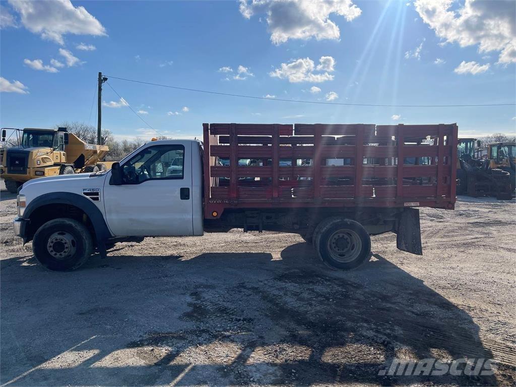 Ford F-450 Djurtransporter