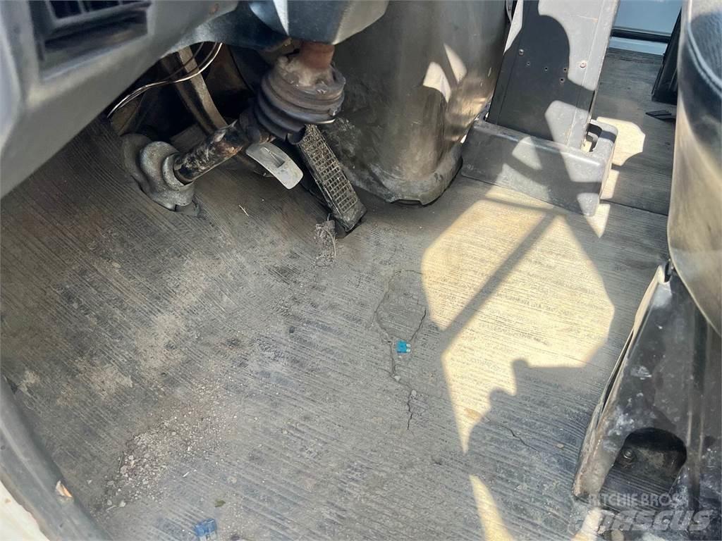 Ford L800 Slamsugningsbil