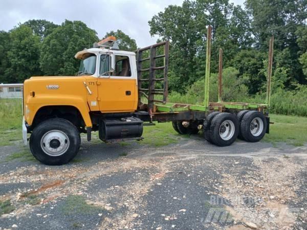 Ford L8000 Timmerbilar