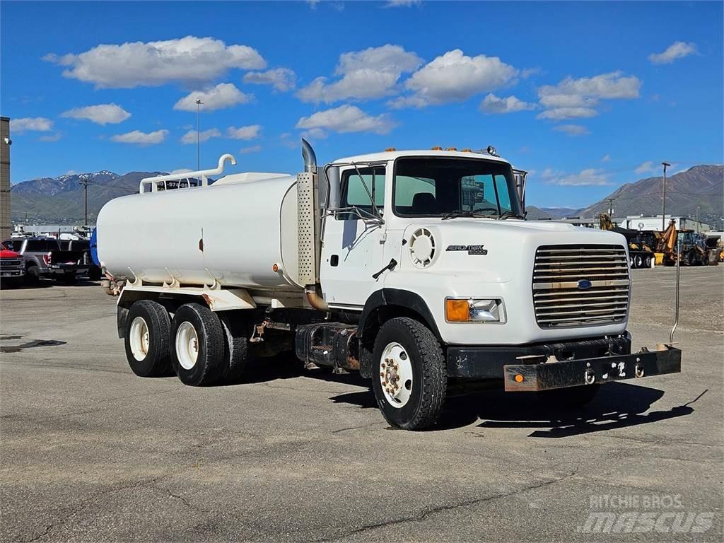 Ford L9000 Tankbilar