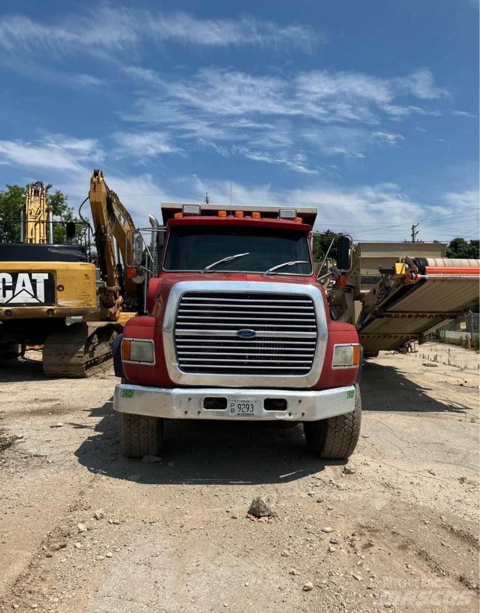 Ford L9000 Tankbilar