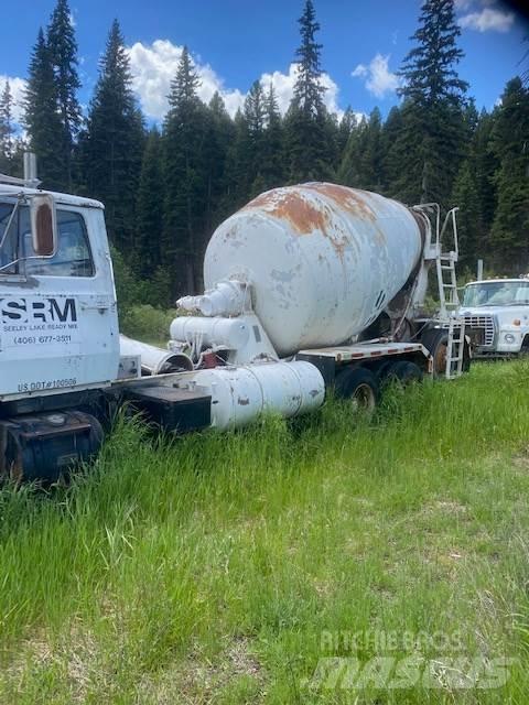 Ford LT9000 Cementbil