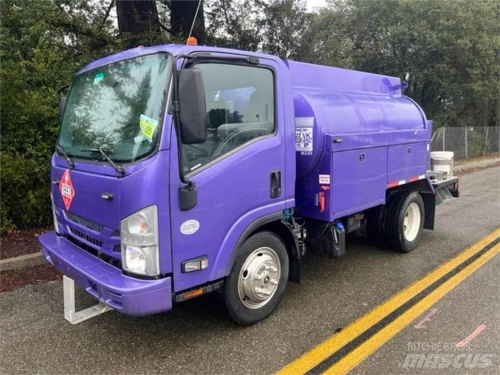 Isuzu NPR Tankbilar