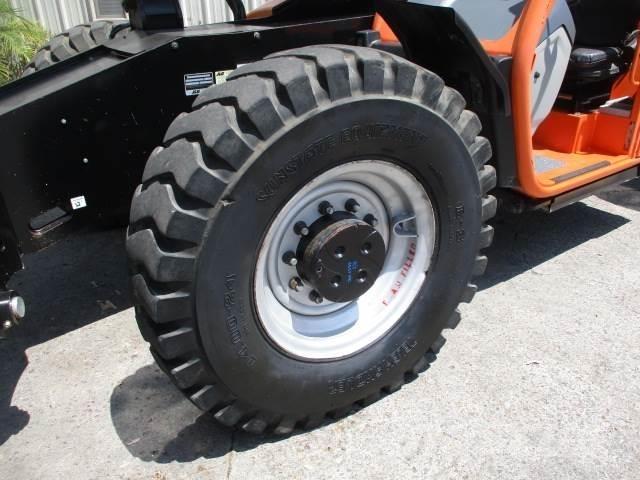 JLG 1055 Teleskoplastare