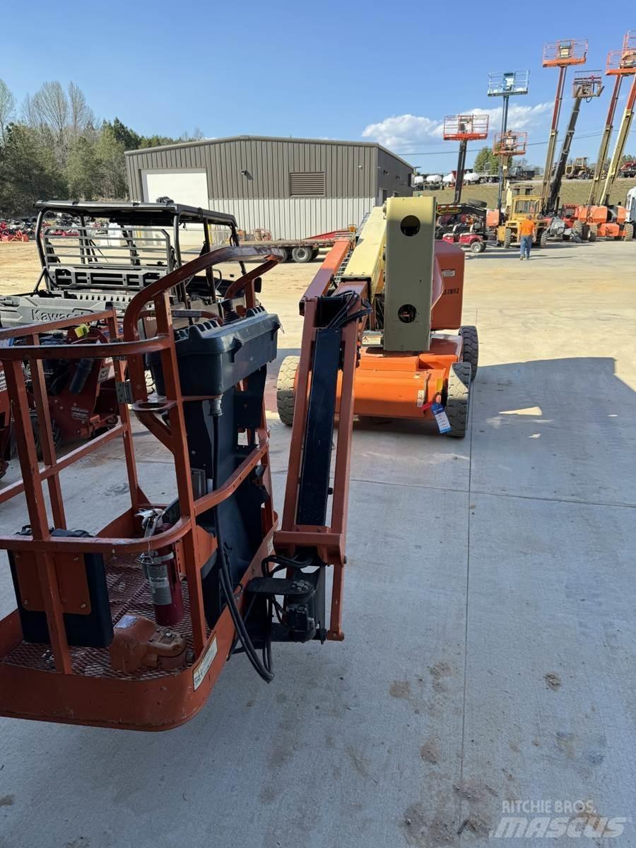 JLG E450AJ Bomliftar