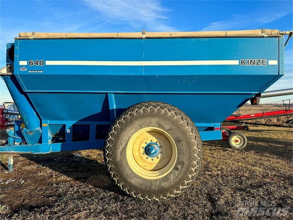 Kinze 640 Spannmålsvagnar