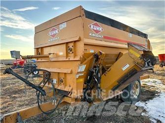Kuhn 4142 Fullfodervagnar