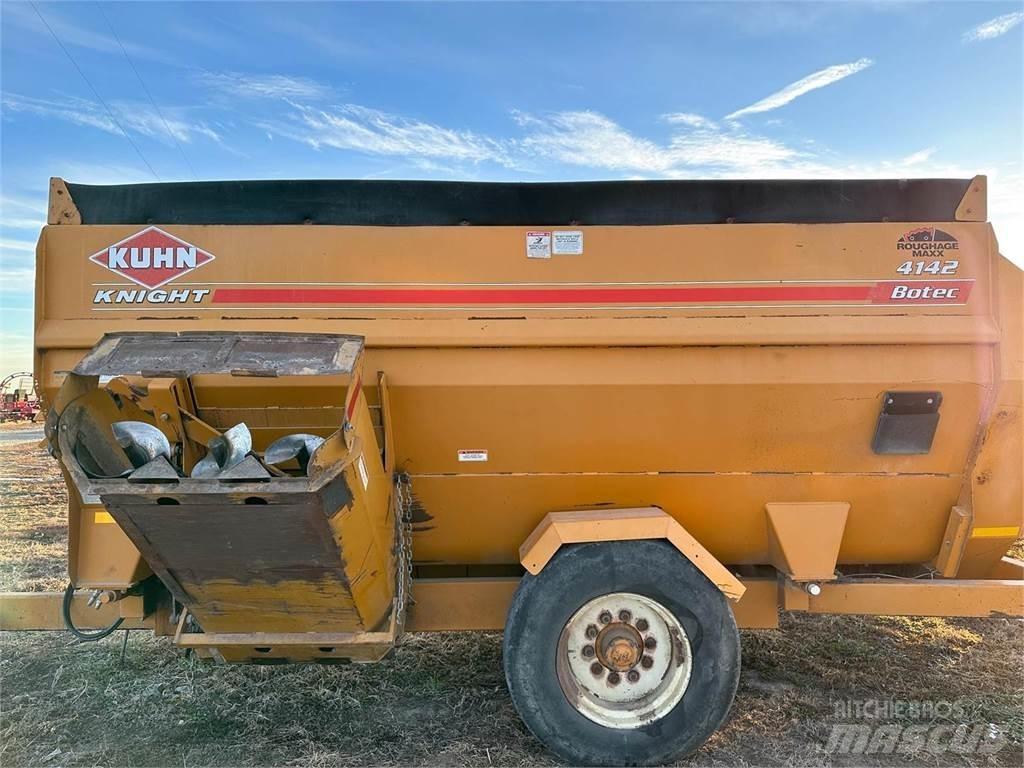 Kuhn 4142 Fullfodervagnar