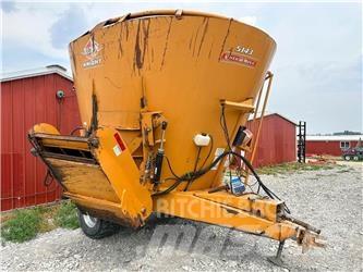 Kuhn 5143 Fullfodervagnar