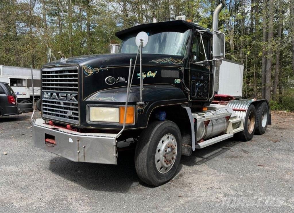 Mack CL733 Dragbilar